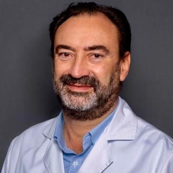 Dr. Óscar Ruiz Moreno, jefe de Sección Retina Médica en el Hospital Universitario Miguel Servet y en ARAVIS Clínica Oftalmológica.