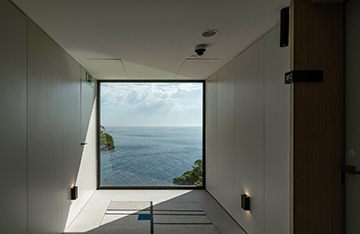 Ventanal con vistas al Mediterráneo